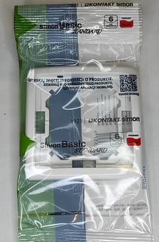 Simon Basic Standard Ramka pojedyncza uniwersalna biała