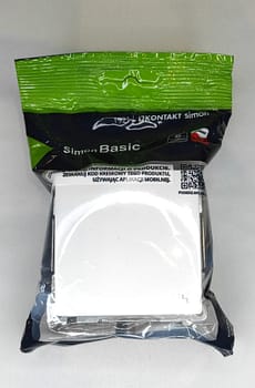 Simon Basic Łącznik schodowy biały