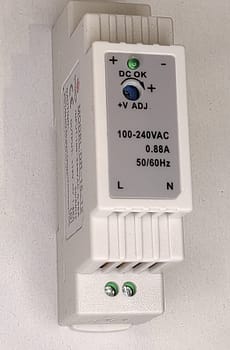 Zasilacz na szynę DIN DR-15-12 ( 15W, 12V, 1,25A )