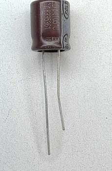 Kondensator elektrolityczny THT 470uF/16V