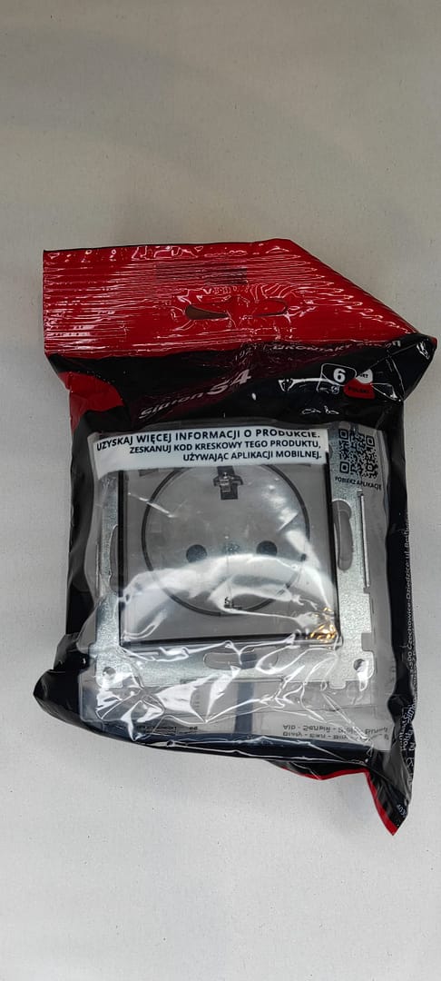 Simon 54 Premium Gniazdo Schuko do wersji IP44 z przeslonami (moduł) 16A, 250V białe